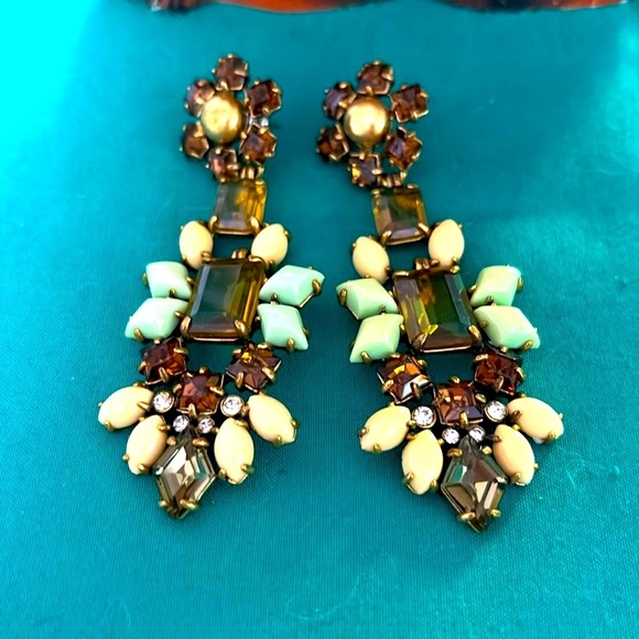 Stella and Dot Melanie Chandelier convertible Earrings
Green/cream 3” - Picture 1 of 5